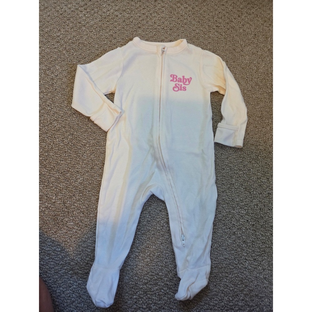 Old navy baby girl sleeper 6-9 mos